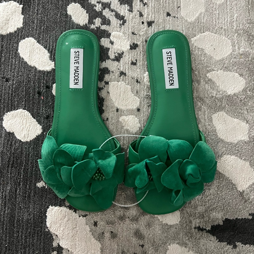 Brand New Never Worn Steven Madden Melena Slide Sandal